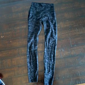 Black camo full length Lululemon leggings